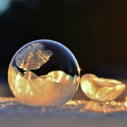 Angela Kelly's beautiful photographs of frozen soap bubbles.