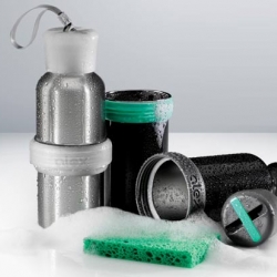 Nice design for a BPA free water bottle that screws apart with "Clean Seam Technology" for easy cleaning!