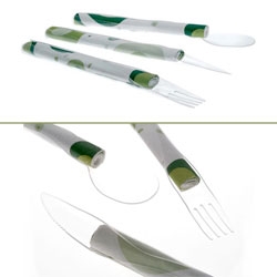 Klara Zavadilova's Picnic'n'Party is plastic cutlery with style. Each set can be customized by the napkin inserted. 