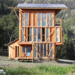 Shortlisted for the Gold Medal for Italian Architecture, the Casa Solare or Solar-Powered House at Vens, in Valle d’Aosta, is built of local wood and self-sufficient in energy.
