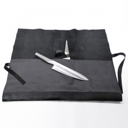 A leather case for kitchen knives made by Henrik Frenne