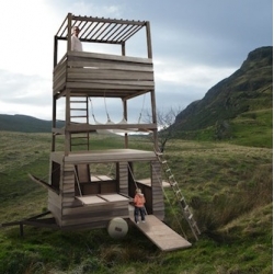 'Canopée' by french designer Frédéric Ruyant is a wooden observatory to enjoy nature from above.