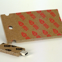 The 1GB USB stick is made of recycled cardboard. The card includes five sticks to be detachable by cracking them on the doted line. Colin Garceau-Tremblay developed this project in my packaging class.