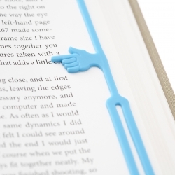 POINTING FINGER bookmark is just like a highlighter, whether the book is written from left to right or top to bottom, as long as you “point” the finger symbol where you finish, next time you want to read, you can find where you read to right away. 