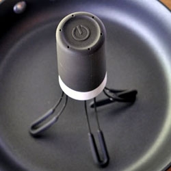 The Lakeland STIRR - an automatic pot stirrer from utensil that [sort of] stirs your sauces. 