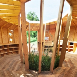 As part of the festival Archi <20 in Muttersholtz - France, architects Bastien Saint-André and Maxime Lang designed this prototype of circular housing.