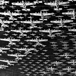 Images of 4,500 aircraft models suspended from the ceiling of Chicago’s Union Station in 1942. An effort to show what it meant to look at 4500 planes.