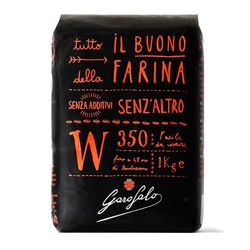 "Not all flours are the same". Angelini Design accompanies Garofalo upon its entering the market of premium flour, with a packaging design in black that presents the characteristics and excellence of the new line.
