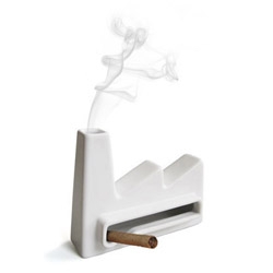 Ashtray Factory. Designed by Ramon Middelkoop and Chris Koens, produced by Invotis Orange.