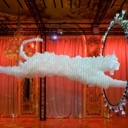 We love the Baccarat's Installation during the Designer's Days 2009...