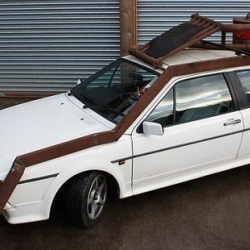 A team from the BBC1 science programme 'Bang Goes The Theory' has unveiled a car that runs on coffee. Car-puccino, the car is actually a modified version of 1988 Volkswagen Scirocco. 