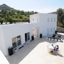 The architects Thomas Sandell, Gert Wingårdh and Jarmung & Vigsnæs's vacation oasis in Bodrum, Turkey.  The interior was designed by Michael Rösing from Radius Design. You can rent the house online at Radius Design.