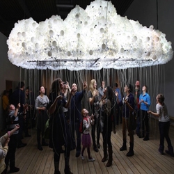 The new installation by the Canadian artists Catlind r.c. Brown and Wayne Garrett is called  ‘CLOUD’. It is an interactive cloud project that consists of 6,000 new and burnt-out lightbulbs. 