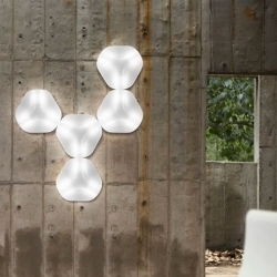 Hexagonal White Wall Lamp for lighting a room attached to the walls with elegant hexagonal bright. Unlike lamps in general is always a square or cylindrical. (MORE)