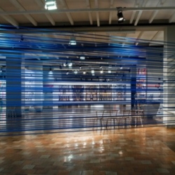 The scenography of the exhibition Federal Design Awards 2010, designed by Nicolas Le Moigne using the Spanset straps.