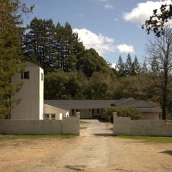 Gregory Farmhouse, Scotts Valley, Santa Cruz, CA, 1926-1929. Designed by William Wurster, it is widely regarded as THE prototypical ranch house. 