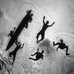  Hengki Koentjoro's stunning black and white underwater photography.
