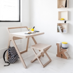 High quality, modern playful desk by Rafa-kids.
When closed the furniture is clean and elegant. Once the lid is lifted you discover another layer of the desk. Rounded edges, invisible connectors and soft closing lid are details that we are very proud of.