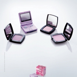 Nice ad for the Game Boy Advance Sp Pink from Leo Burnett Milan, Italy.  Obviously heavily directed towards girls.