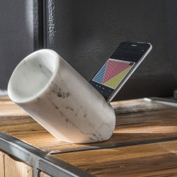 Italian brand Monitillo Marmi have released the “Ovo” marble iPhone amplifier...