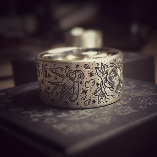 'Old school tattoo ring' by Dmitry Kalmykov. Create your unique design.