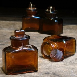 Lately I'm obsessed with vintage apothecary bottles. These gorgeous amber bottles were handcrafted in the Czech Republic during the 1950's were found at the Sunday market in Liege, Belgium.