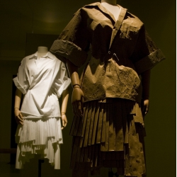 Photo coverage of the Paper Fashion exposition in MoMu, Antwerp, Belgium. Check out the paper dresses from the 60s !