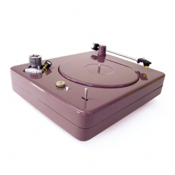 a turntable powered by a 2.5 cc enginge.