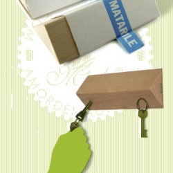 Matarile - for your keys~! strong and subtle, this woody magnetic block has got you covered. also from Amor de Madre