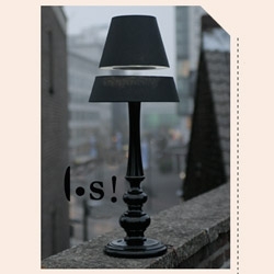 Angela Jansen has designed los!  The first floating lamp...!