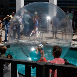 Annenberg Community Beach House opened in Santa Monica today! First city-run public beach house of it's kind on the cali coast ~ and there were even cirque du soleil girls in giant beach balls in the pool... tons of pics!