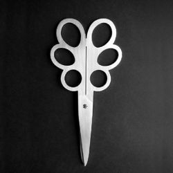 Susan Verheijen's FORMMATIC project from 2004 is a fascinating study of systems and logic and Scissors! See the many new forms she fantasized starting from scissors...