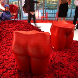 Cul is Cool ~ check out this expanded polypropylene stool from Ramon Ubeda and Otto Canalda for ABR ~ as well as many other playful pics i have from the Conran Shop's ROJO Exhibit.