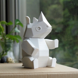 Chen Jian (Amao) designs and develops DIY paper products. Now he proposes exclusive 3D model for 3D printing that looks like his paper art creations and that is articulated. Please welcome Baby Rhino!