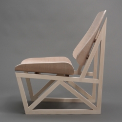 Ian Cooke, a young American designer based in the Philadelphia side presents his project made flesh side of Copenhagen as part of a workshop, called Seneca flesh, a comfortable sitting entirely of wood.