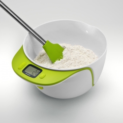 SmartMix is the fusion of a measuring cup, digital scale and mixing bowl designed by J. Ryan Eder & Chris Daniels of Priority Designs.