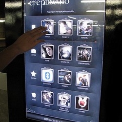 For the Twilight movie release in Brazil, Ginga Interactive has created interactive posters for the underground metro system in São Paulo.