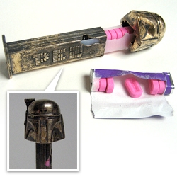 on a whim i cast a bronze boba fett pez dispenser...
i think it turned out pretty well.