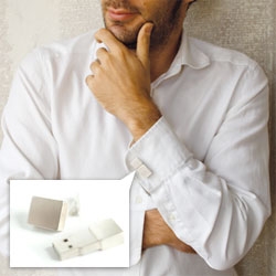 The usb cufflinks BERLIN form the centerpiece of a precious usb jewelry collection - by Tonia Welter