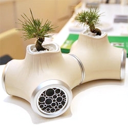 JVC's Sound Garden concept - a green sound system made of renewable, sustainable materials - and it doubles as a vase! 
