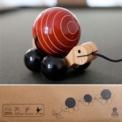 Ma Me Pa ~ sustainable wooden turtle pull toys hand made in india! Also adorably, simply packaged! See the video of how mesmerizing they are when they roll!