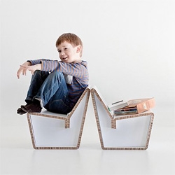 The Kenno children’s chair is the result of experimentation with a new kind of recycled cardboard designed by Heikki Ruoh for Showroom Finland.