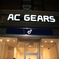 Congrats to our friends at AudioCube on their retail store launch in NY! AC Gears ~ the boys of dvice have pictures of the launch