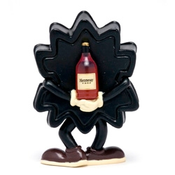 Hennessy got together with Japans Devilock to work on some limited edition Palmboy figures, which are holding the Hennessy bottle behind their backs!