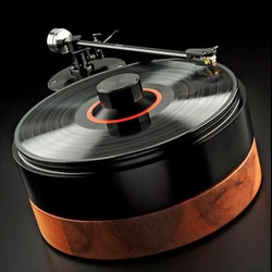 The AMG V12 turntable from Analog Manufaktur Germany, produced by Werner Roeschlau.