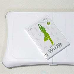 Engadget has a gallery of unboxing for the japanese wii fit!