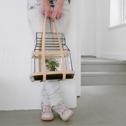 Besau Marguerre's portable greenhouse "to go" means you don't have to leave your precious plants behind. Part of the Another terra exhibition `Home away from home´ curated by Barbara Brondi
and Marco Raino.
