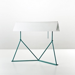 Egola Desk Lamp by Valentina Carretta.