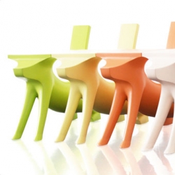 Le Chien Savant, a dog-shaped children's chair and desk designed by Philippe Starck.