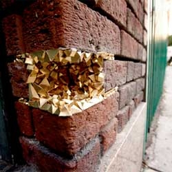Love the street art of Paige Smith of A Common Name that consists of geodes in unexpected places all around los angeles.